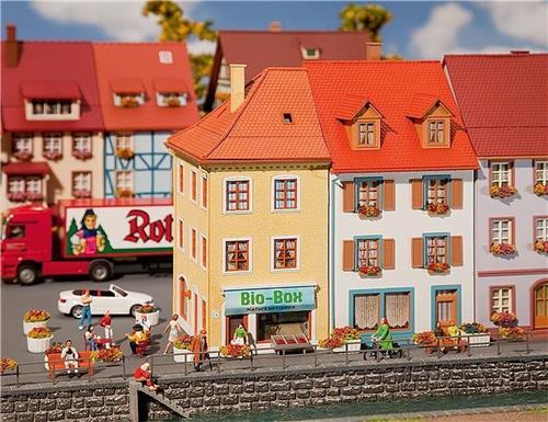 Faller - 2 Stadwoningen - modelbouwsets, hobbybouwspeelgoed voor kinderen, modelverf en accessoires