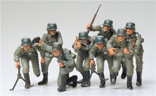 Tamiya German Assault Troops + Ammo by Mig lijm