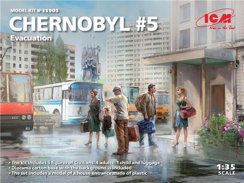 1:35 ICM 35905 Chernobyl#5. Extraction (4 adults, 1 child and luggage) Plastic Modelbouwpakket