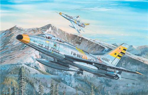 1:32 Trumpeter 02246 F-100F Super Sabre Plastic Modelbouwpakket