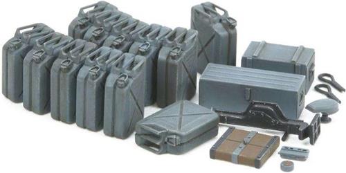 1:35 Tamiya 35315 WWII German Jerry Can Set Early Plastic Modelbouwpakket