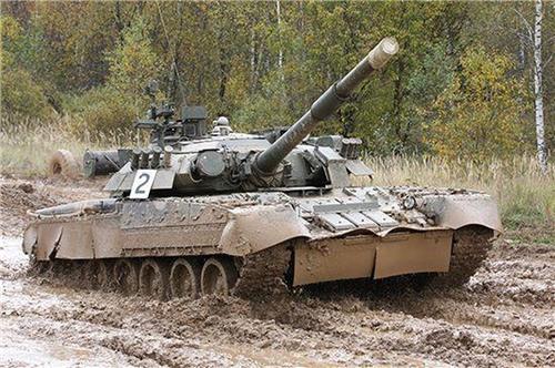 Trumpeter Military Russian T-80U MBT